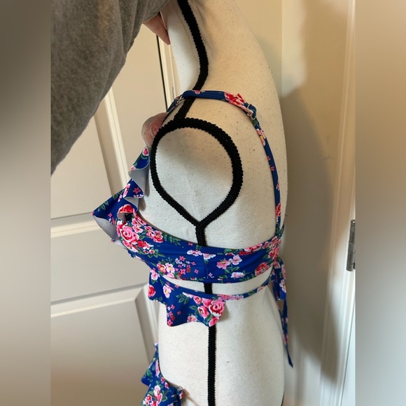 Floral Blue Ruffle Bikini Set - Picture 6 of 9